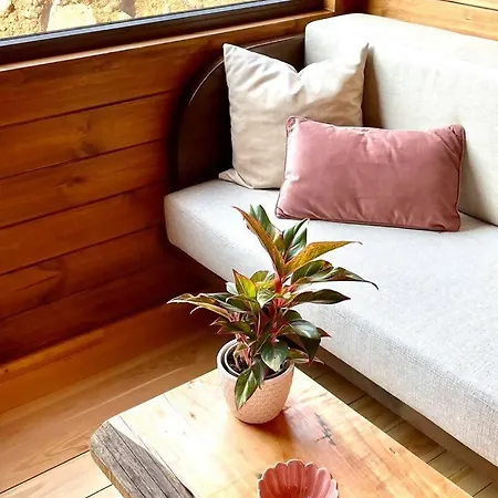 Οργανωμένο κάμπινγκ Mountain Eco Shelter 3 Φουνκάλ