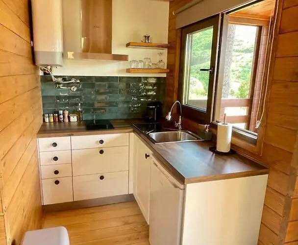 Mountain Eco Shelter 3 * Funchal (Madeira)